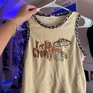 Urban outfitters crop top “feelin groovy”